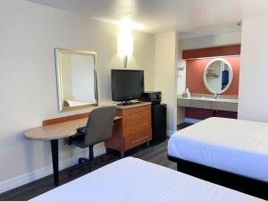 2 Queen Beds Non-Smoking